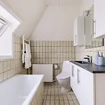 Lejlighed 2 Værelses I Hjertet Af Tæt På Alt Odense